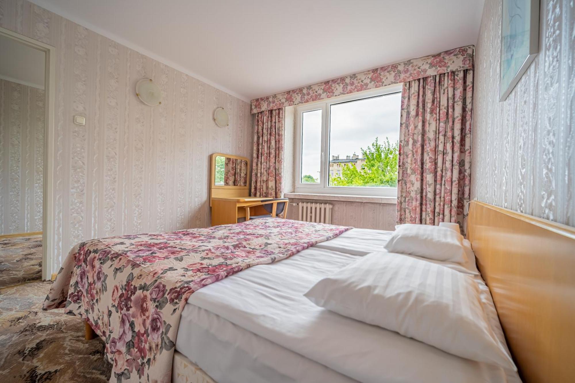 Hotel Mazowiecki Lodz Εξωτερικό φωτογραφία